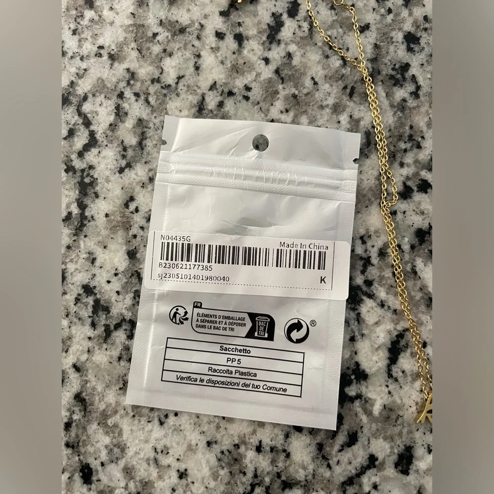 NWT- Gold K Necklace